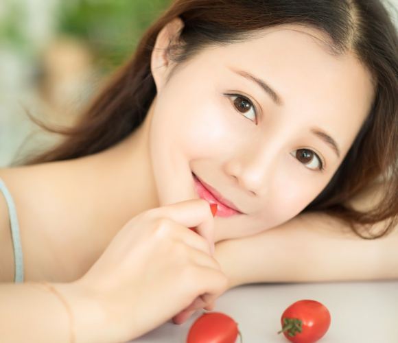 女主灵异悬疑小说 偷楼梯口放的鞋的袜子