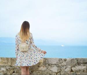 在店里干了别人家的女朋友 征服女领导全文2000章