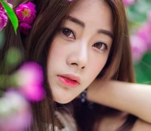 被领导玩弄的小说 三个老头和一个姑娘
