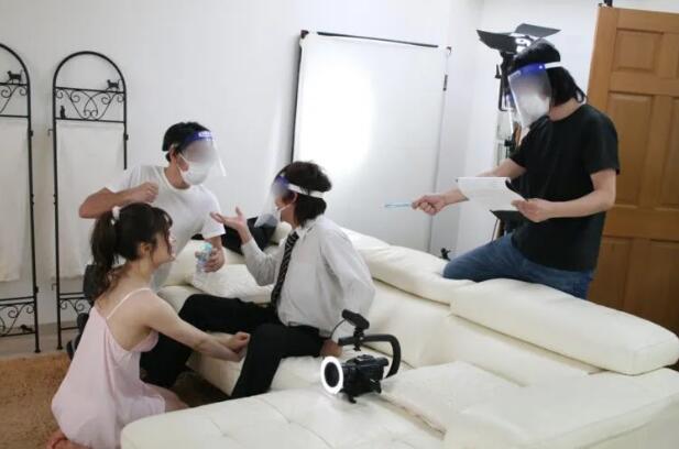 惊!有艾薇女艺人感染肺炎?