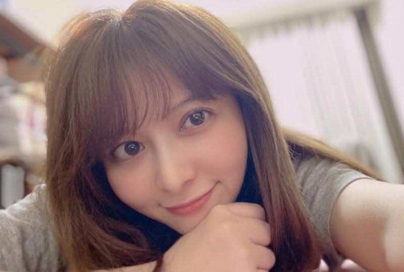 岬奈奈美(岬ななみ,Misaki-Nanami)新作品介绍:寂寞美妻与邻居小王偷偷为爱鼓掌!